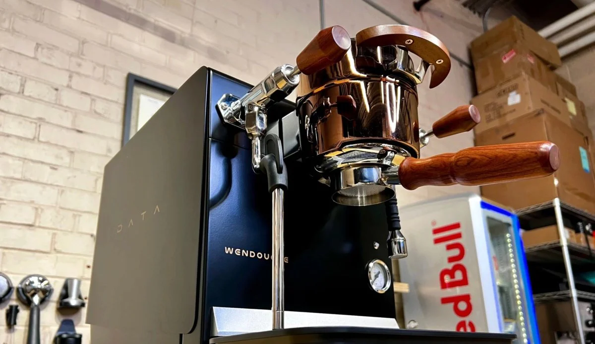 Wendougee Data S Espresso Machine - Black / Gold - Image 6